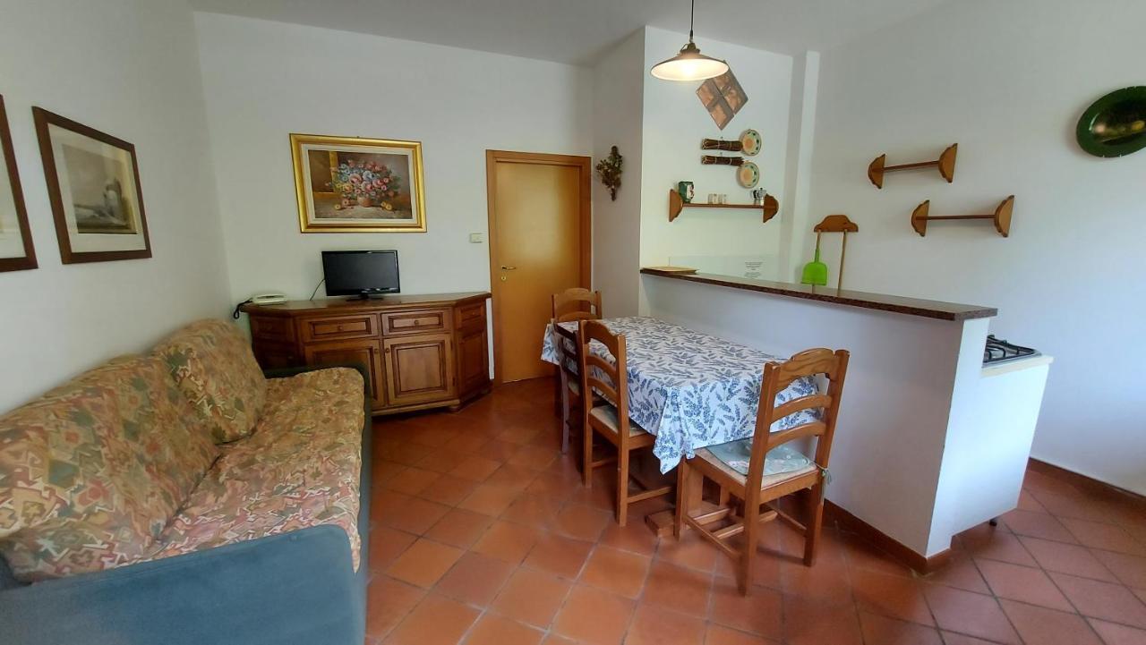 Antico Borgo I Cancelli パラッツオーロ・スル・セーニオ エクステリア 写真