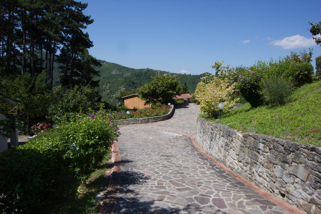 Antico Borgo I Cancelli パラッツオーロ・スル・セーニオ エクステリア 写真
