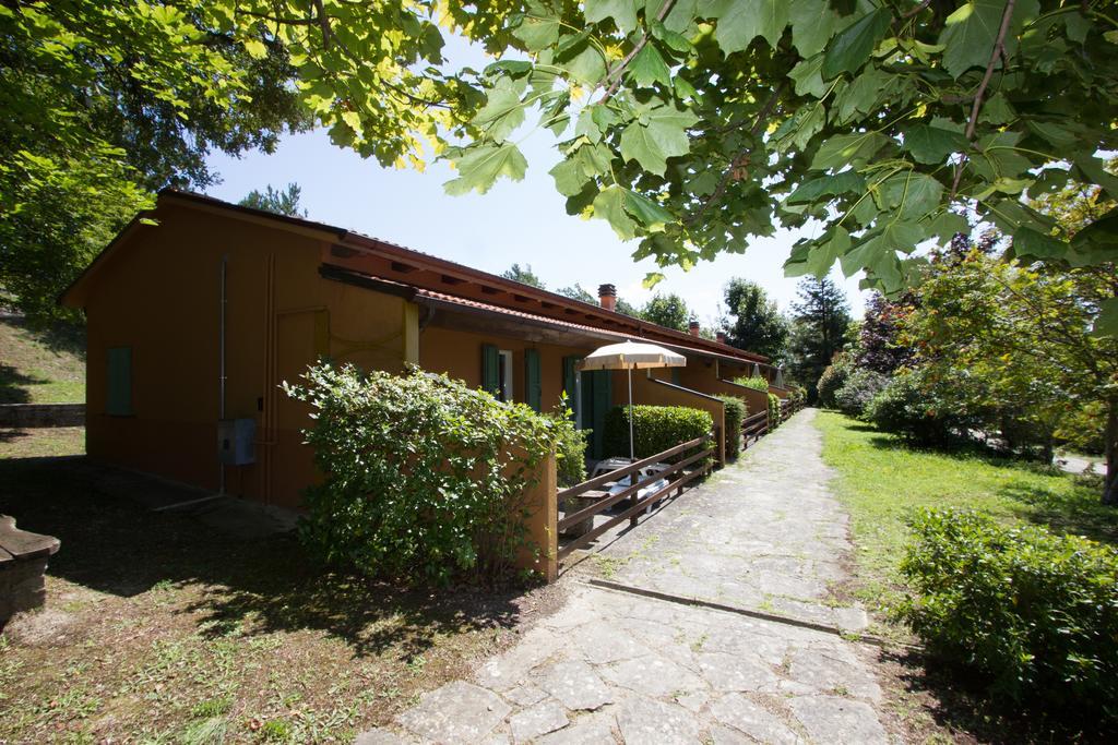 Antico Borgo I Cancelli パラッツオーロ・スル・セーニオ エクステリア 写真