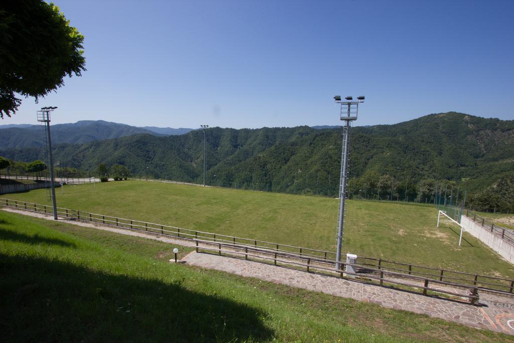 Antico Borgo I Cancelli パラッツオーロ・スル・セーニオ エクステリア 写真