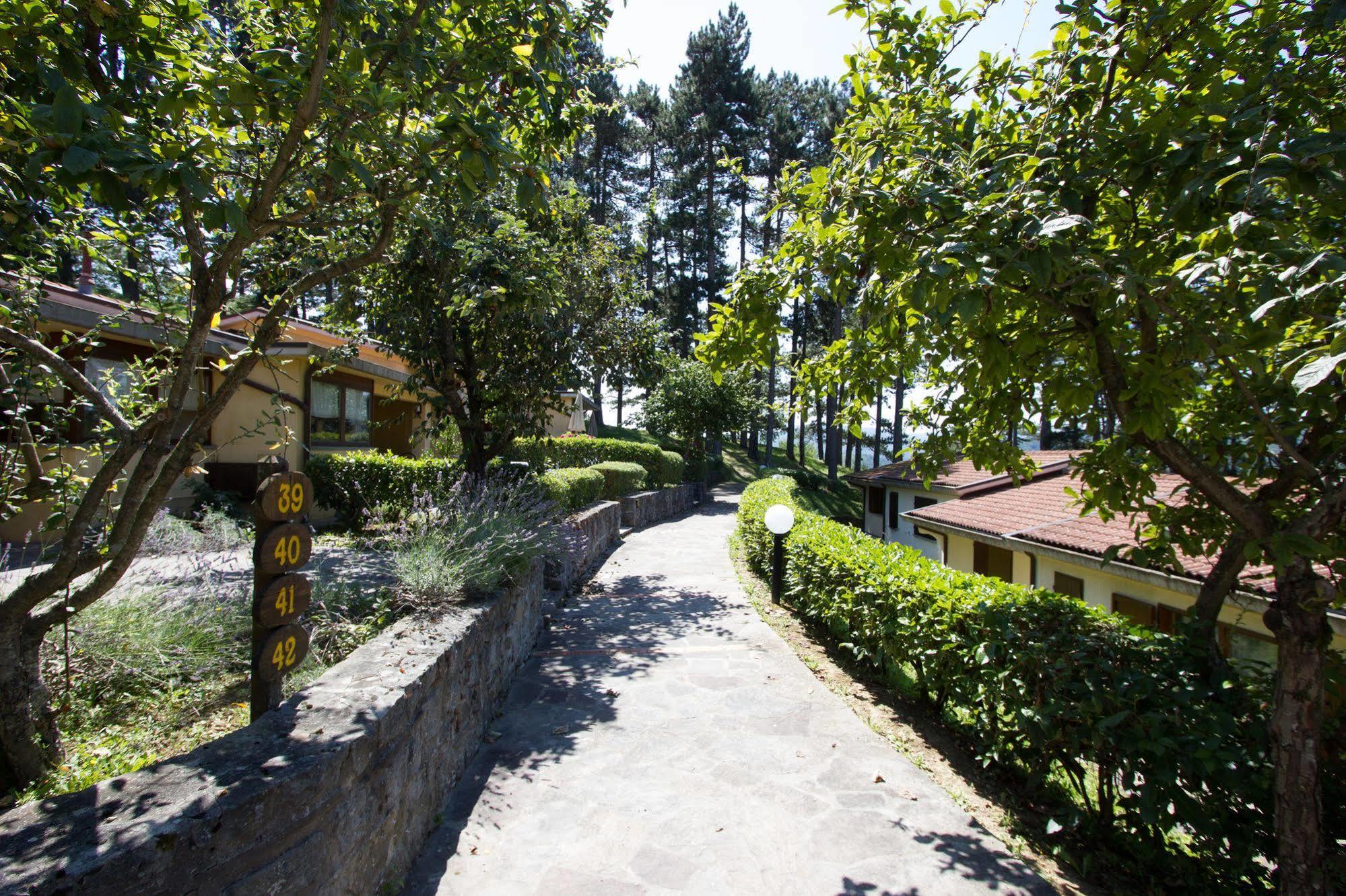 Antico Borgo I Cancelli パラッツオーロ・スル・セーニオ エクステリア 写真